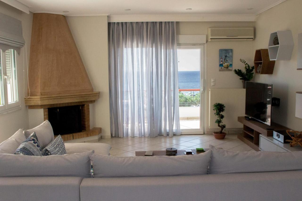 Luxury Seaview Apartment By The Sea Saronida Exterior photo